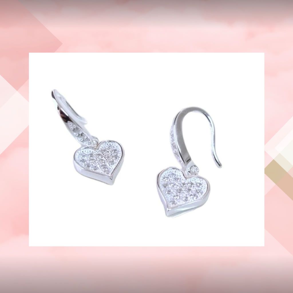 Aros colgantes con corazón con micorpave. Plata 925