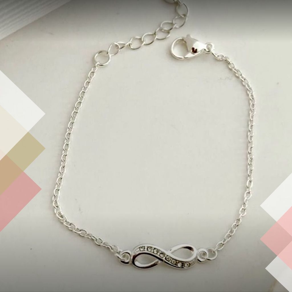 Pulsera con dije infinito con cubic y cadena regulable